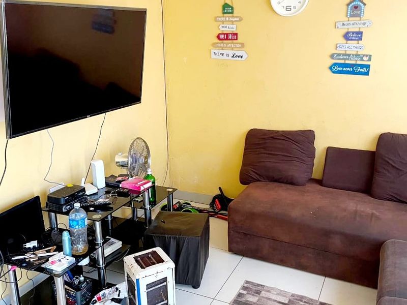2 Bedroom House for Sale in Mdantsane - Photo 8