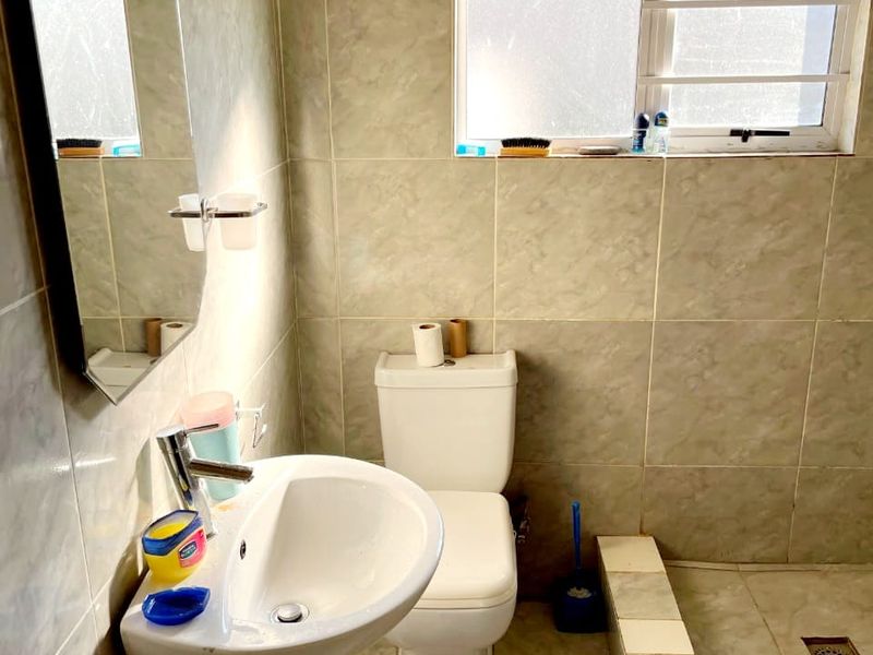 2 Bedroom House for Sale in Mdantsane - Photo 4