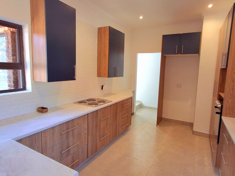 Revamped 3-Bedroom, 2-Bathroom Family Home with Exceptional Entertainment Area - Photo 2