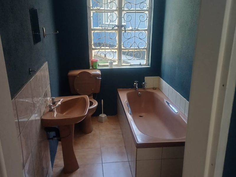 One Bedroom Cottage - Photo 1