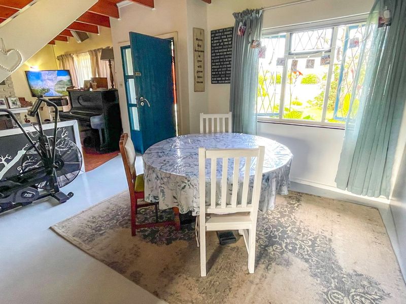 Stylish Home for Rent in Prime Location in Gonubie Close to the Sea with added Bonuses.  - Photo 4