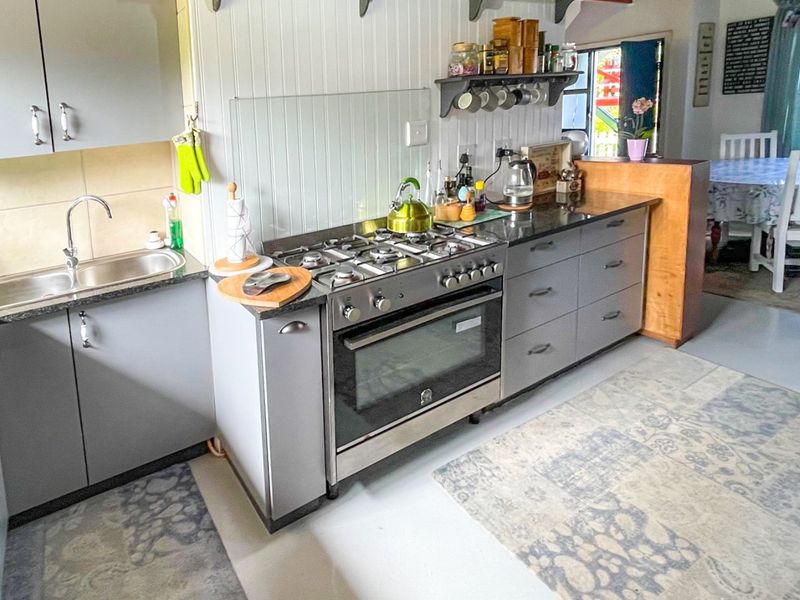 Stylish Home for Rent in Prime Location in Gonubie Close to the Sea with added Bonuses.  - Photo 5