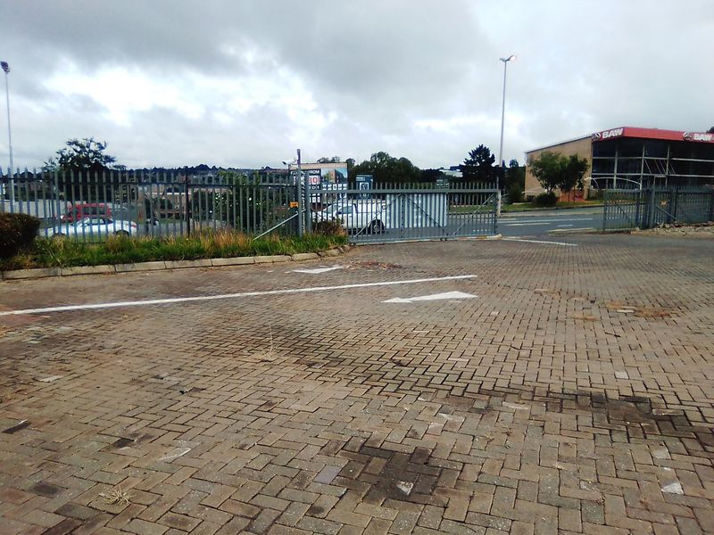 350 SQUARE METERS COMMERCIAL BUSINESS PROPERTY FOR RENTAL - Photo 1
