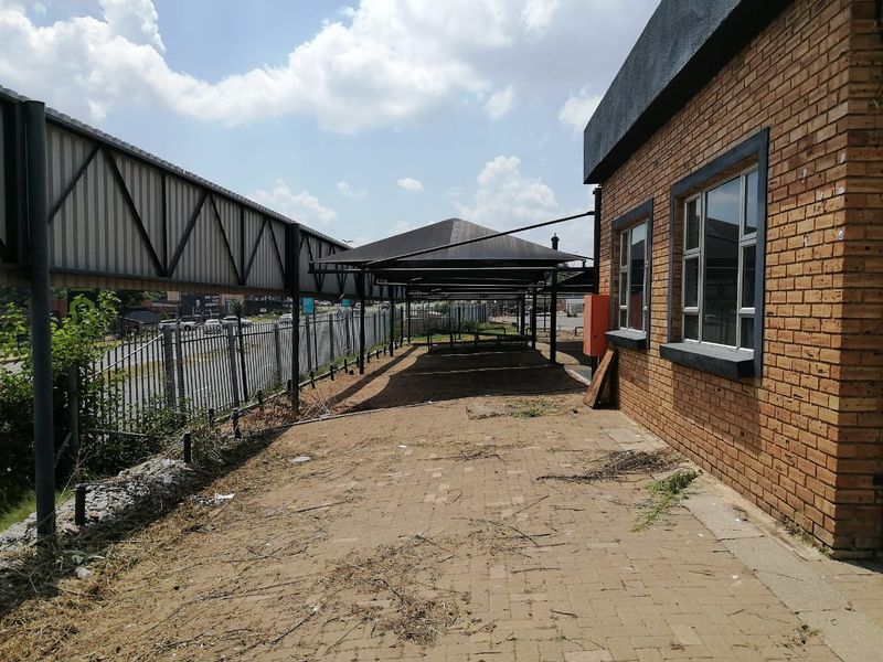 400 SQUARE METERS COMMERCIAL BUSINESS PROPERTY FOR RENTAL - Photo 4