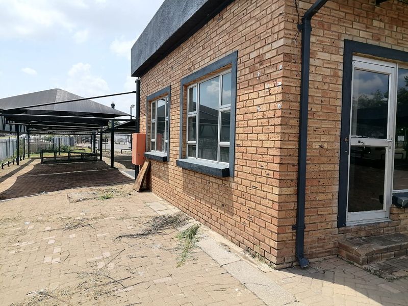 400 SQUARE METERS COMMERCIAL BUSINESS PROPERTY FOR RENTAL - Photo 5