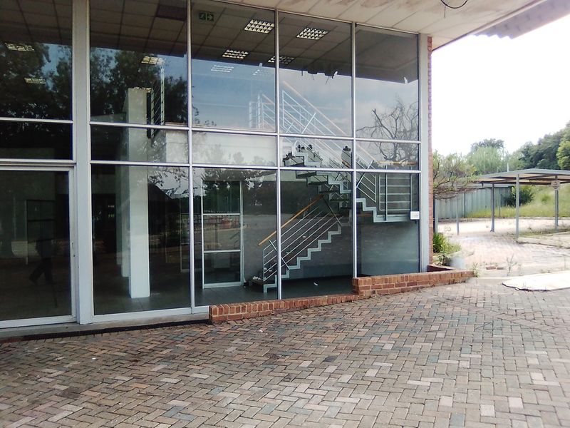 550 SQUARE METERS COMMERCIAL BUSINESS PROPERTY FOR RENTAL - Photo 5