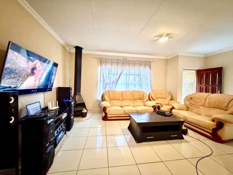 3 Bed House in Norkem Park for Rent - Photo 4