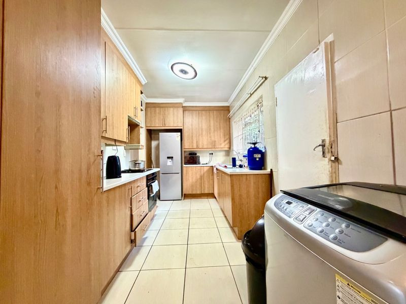 3 Bed House in Norkem Park for Rent - Photo 2