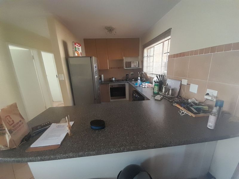 Modern First-Floor Apartment in Sought-After Eco Park Estate-  PLEASE NOTE : A 2 Percent Deposit is required. - Photo 4