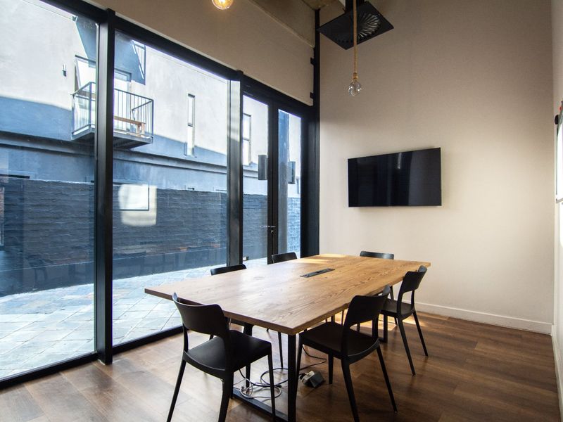 Unfurnished Studio Apartment Available Immediately (No Air BnB ) - Photo 10