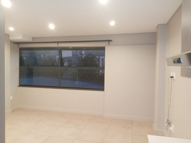 Unfurnished Studio Apartment Available Immediately (No Air BnB ) - Photo 5