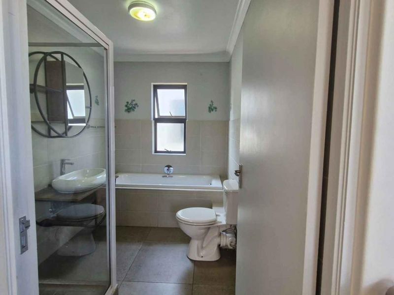 A three-bedroom, house at Thatchfield Ridge Estate, in Centurion Gauteng, is now available to rent - Photo 10