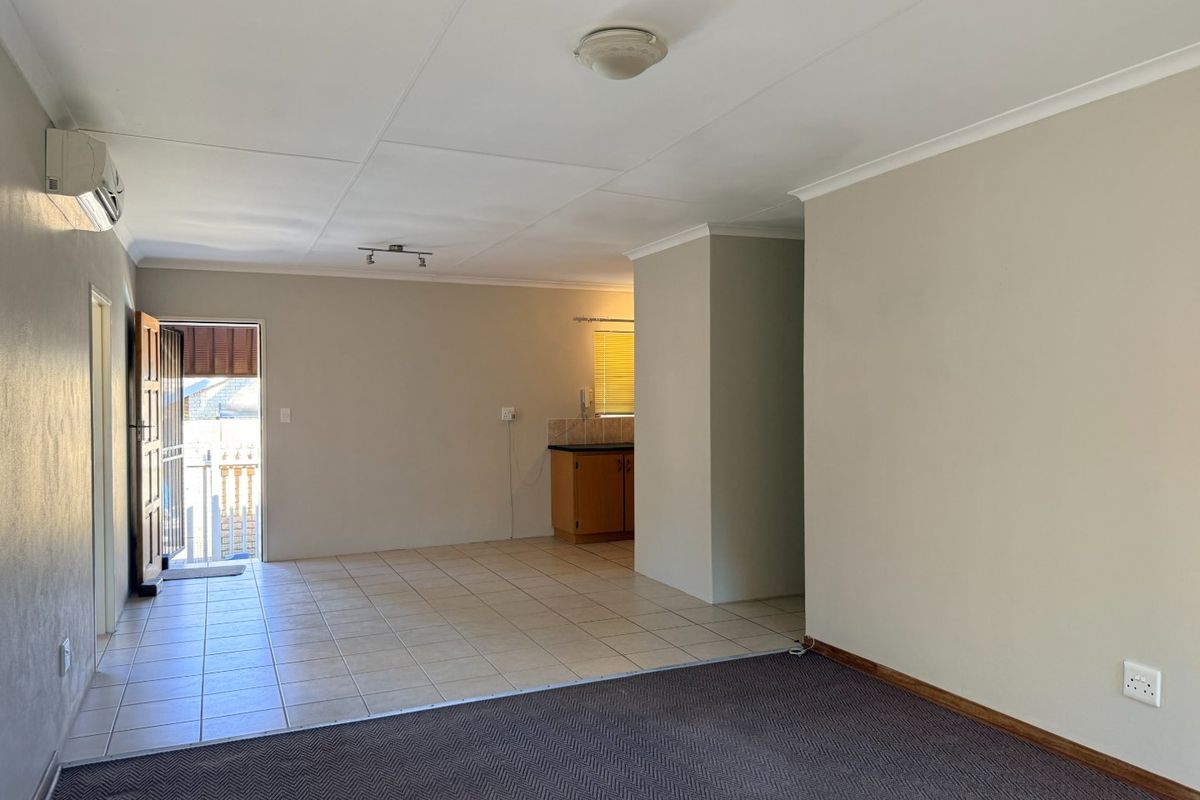 2 BEDROOM TOWNHOUSE IN WILKOPPIES - Photo 3
