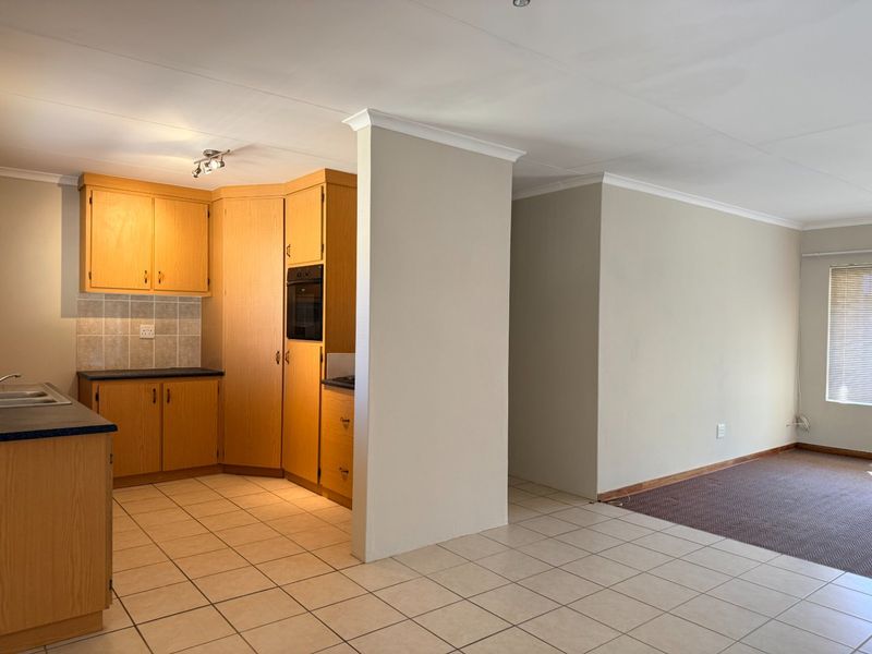 2 BEDROOM TOWNHOUSE IN WILKOPPIES - Photo 7