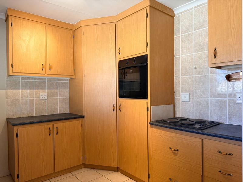 2 BEDROOM TOWNHOUSE IN WILKOPPIES - Photo 6