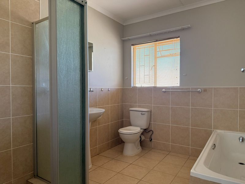 2 BEDROOM TOWNHOUSE IN WILKOPPIES - Photo 9