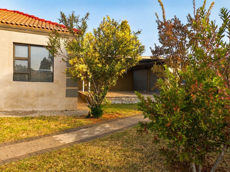 2 Bedroom Townhouse in Flamwood's Secure Estate - Photo 9