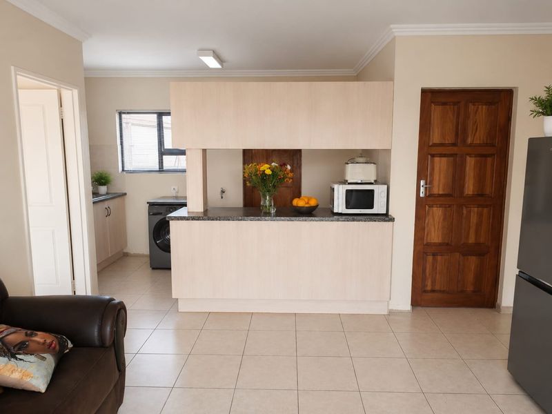2 Bedroom Townhouse in Flamwood's Secure Estate - Photo 2