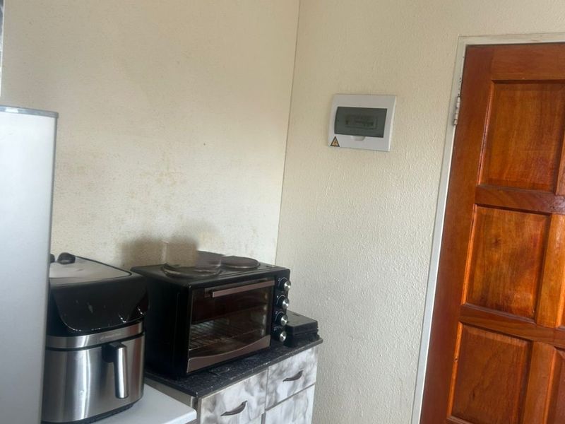 2 Bedroom Vanderbijlpark home  - Photo 3
