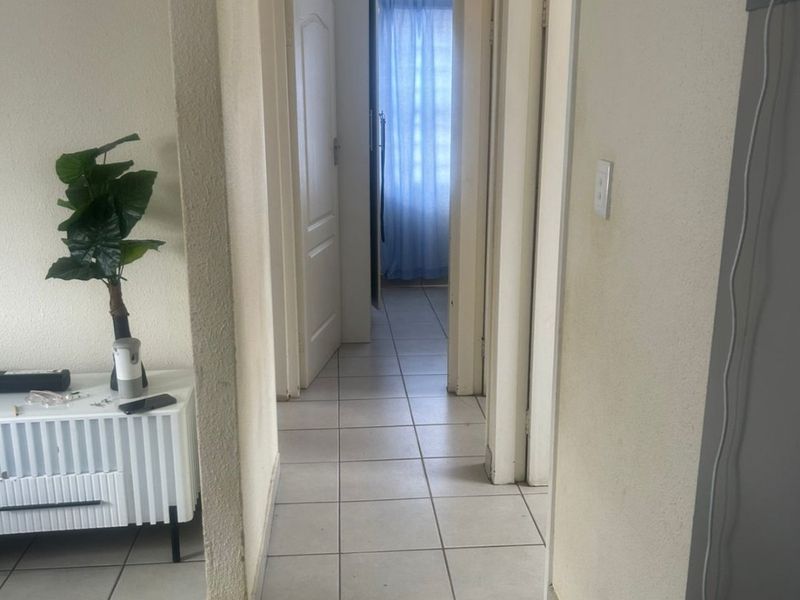 2 Bedroom Vanderbijlpark home  - Photo 5