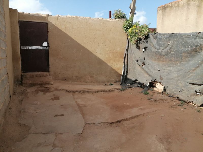 PROPERTY INVESTMENT LOCATED IN TEMBISA, DUDUZA SECTION - Photo 7