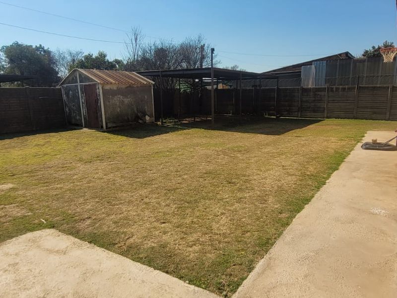  For Sale!! Property with Prime Commercial & Residential Potential - Photo 4