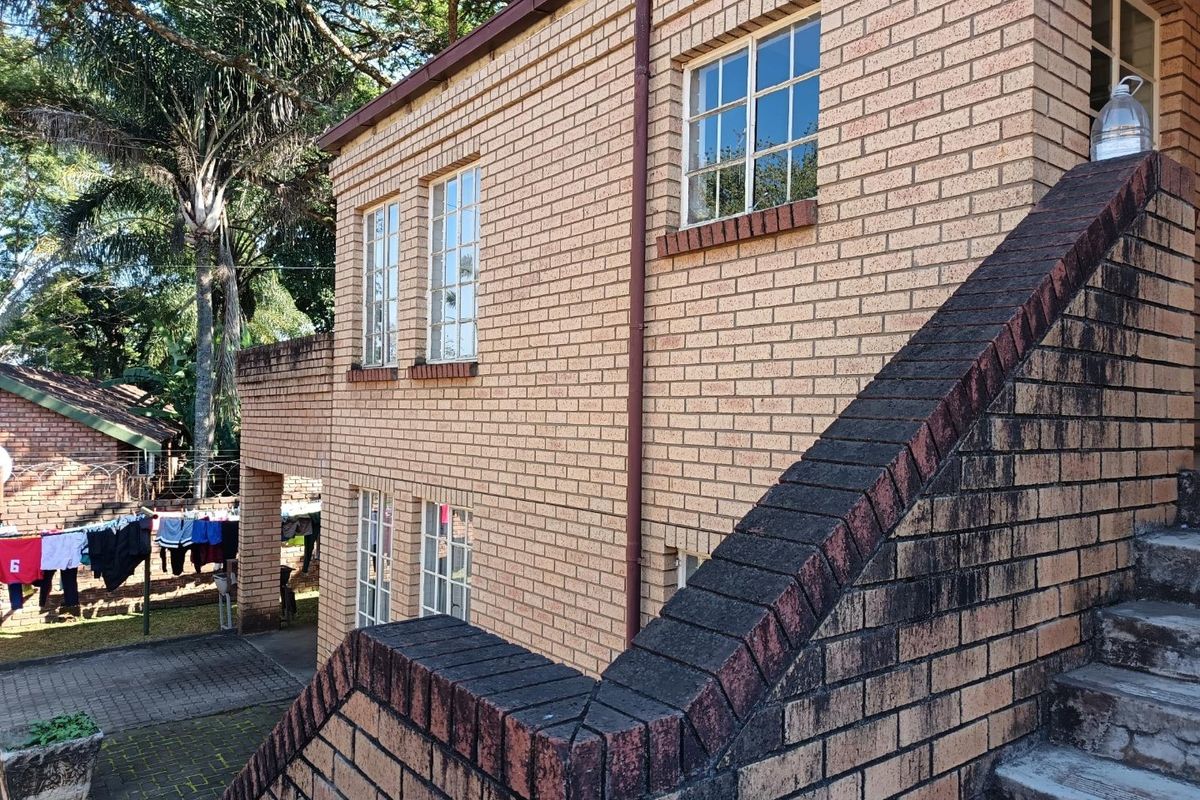 Modern 2 Bedroom, 2 Bathroom Apartment for Sale in Secure Estate - Photo 3