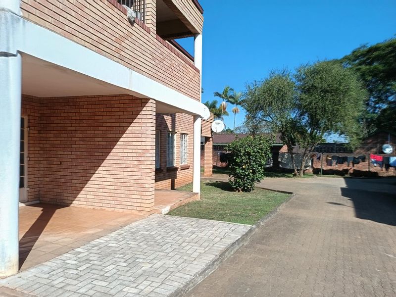 Modern 2 Bedroom, 2 Bathroom Apartment for Sale in Secure Estate - Photo 2