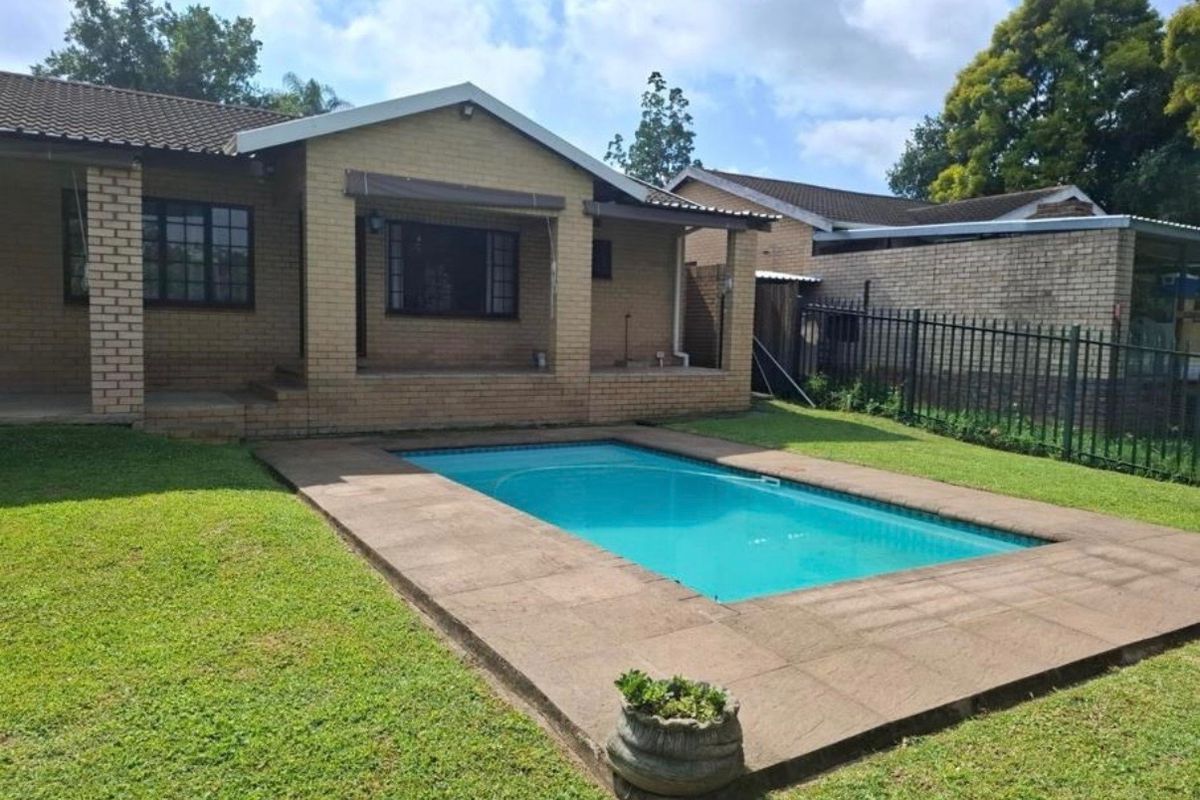 A Hidden Gem in Hayfields you’ll be proud to call Home... - Photo 3