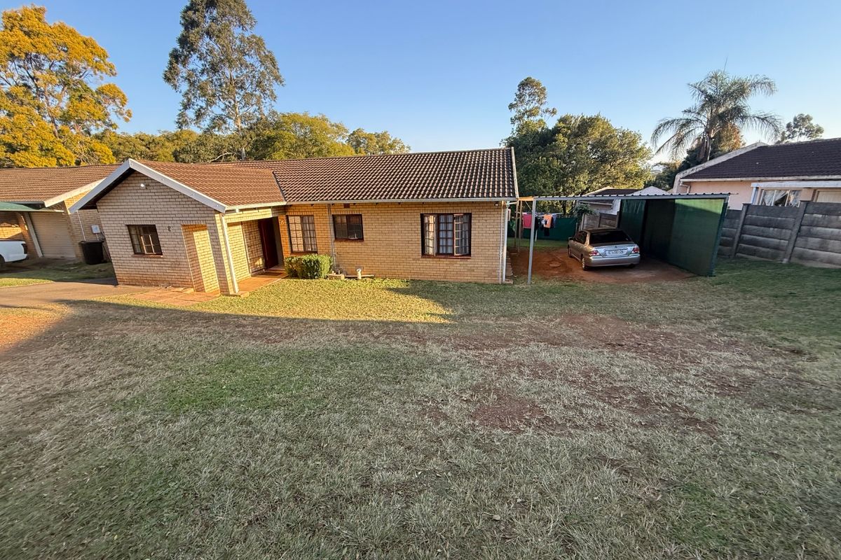 A Hidden Gem in Hayfields you’ll be proud to call Home... - Photo 5