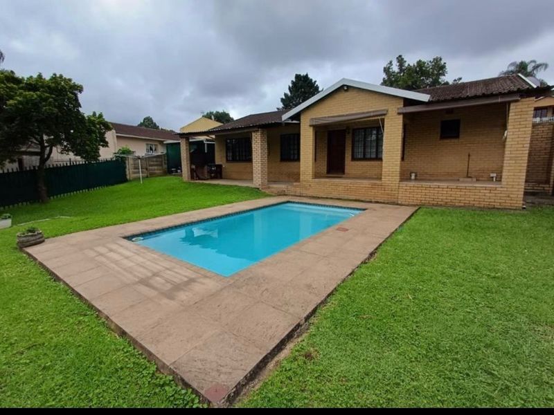 A Hidden Gem in Hayfields you’ll be proud to call Home... - Photo 4