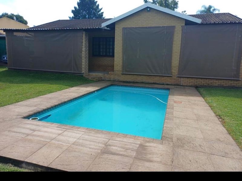 A Hidden Gem in Hayfields you’ll be proud to call Home... - Photo 2