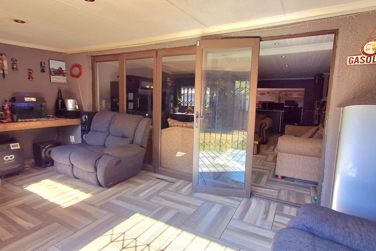 3 Bedrooms home for sale in Sasolburg close to high school and primary school  - Photo 3