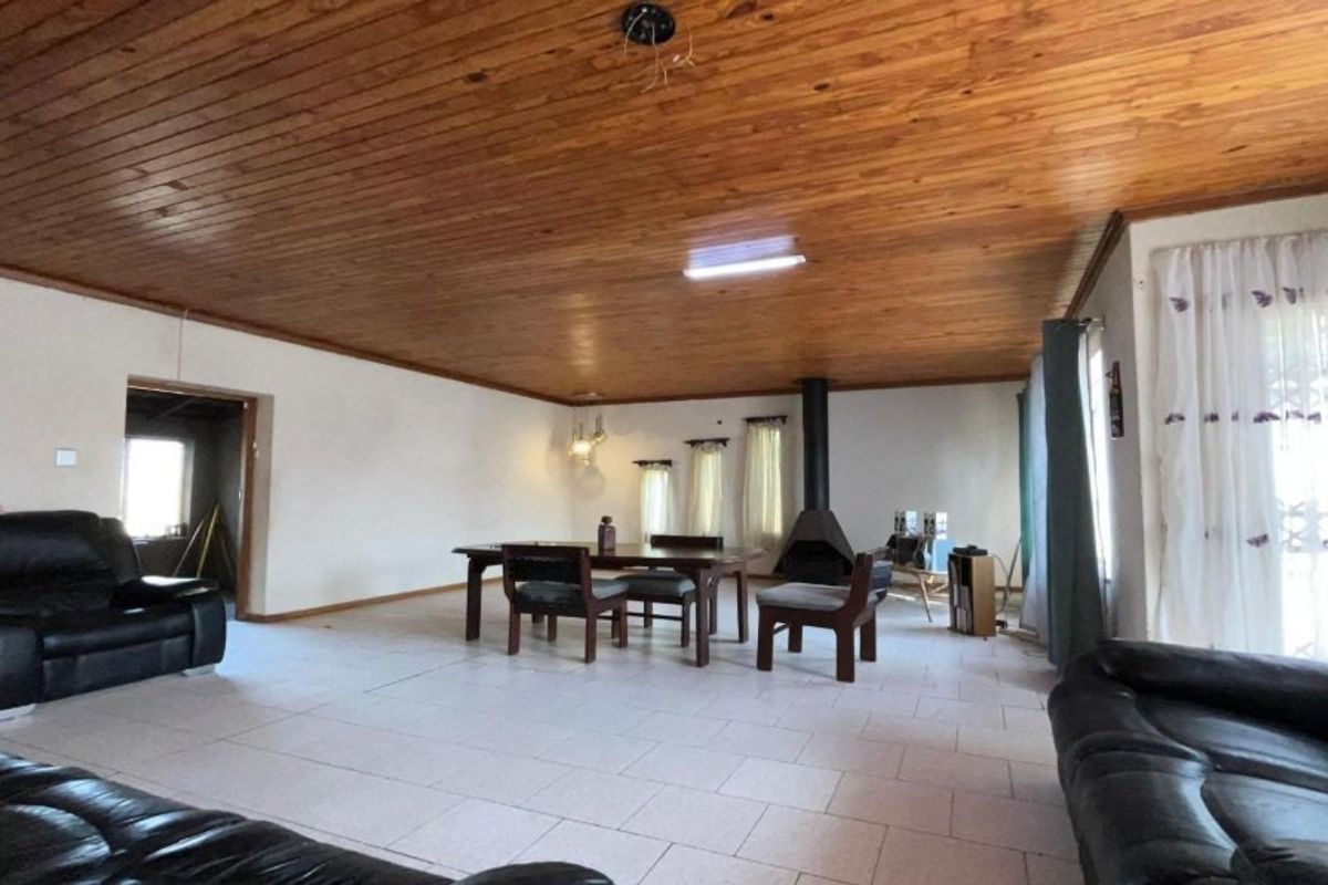 Spacious Family Home with Pool and Braai - Photo 4