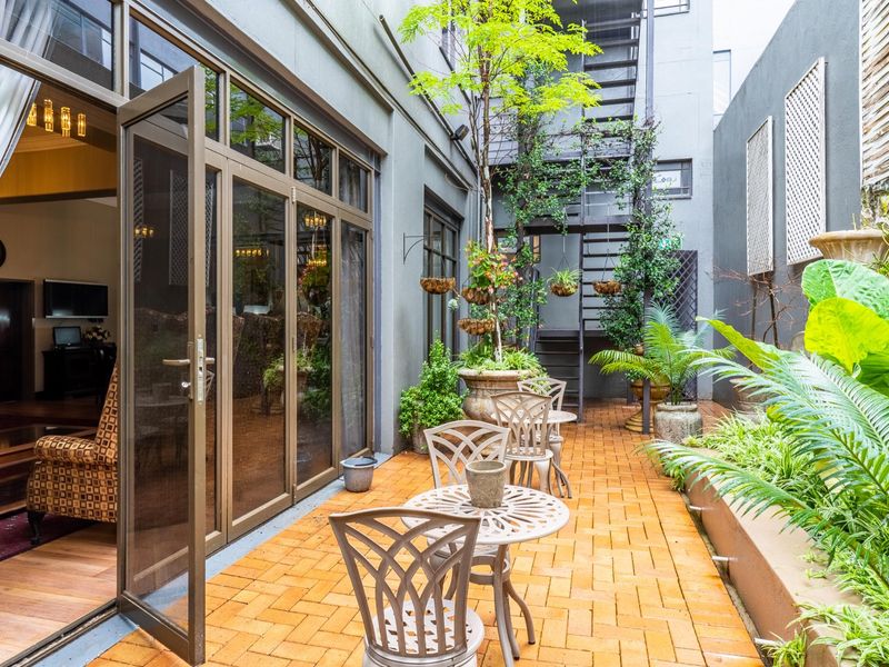 Upmarket commercial building - Photo 9