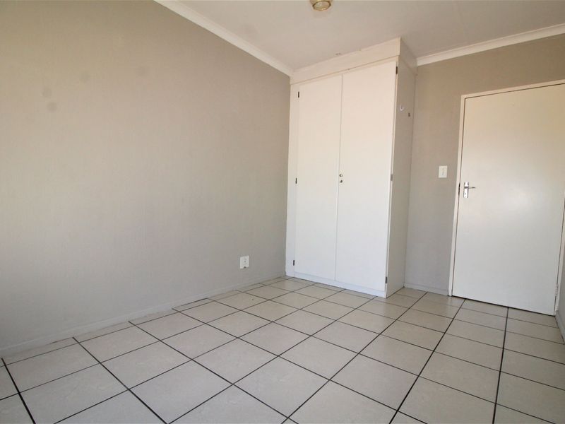 Lovely 3-Bedroom House to Rent in Rooihuiskraal North - Photo 10