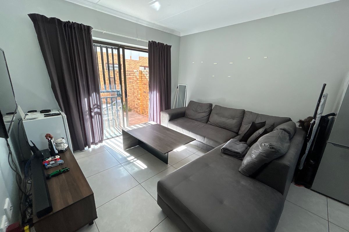 Ground floor private garden 1 bed unit  - Photo 4