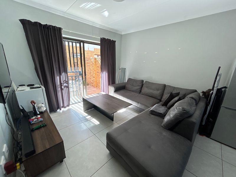 Ground floor private garden 1 bed unit  - Photo 4
