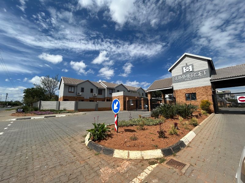 Ground floor private garden 1 bed unit  - Photo 1