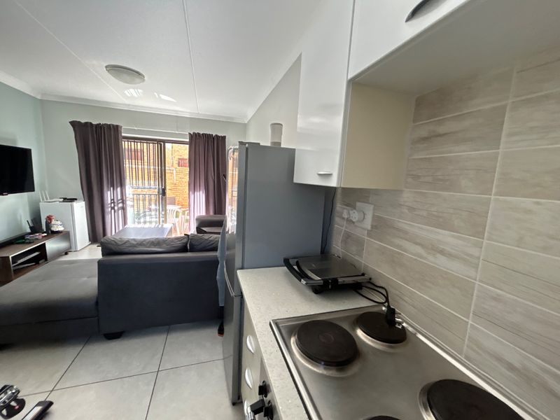 Ground floor private garden 1 bed unit  - Photo 8
