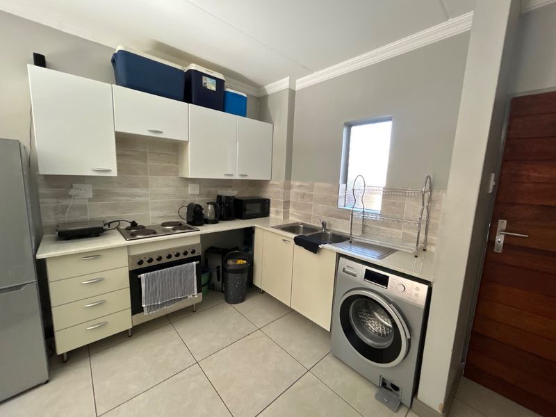 Ground floor private garden 1 bed unit  - Photo 9
