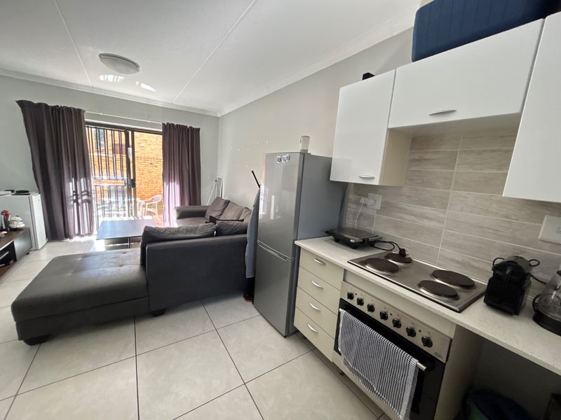 Ground floor private garden 1 bed unit  - Photo 6