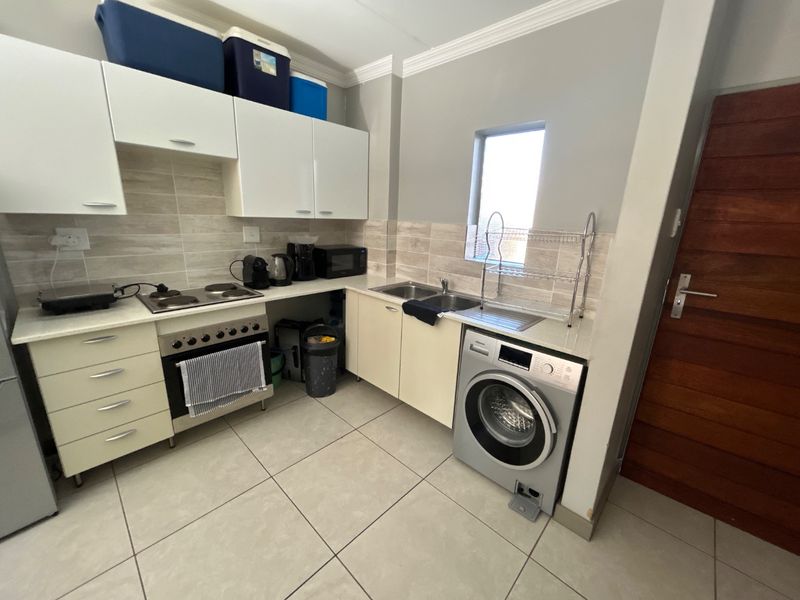 Ground floor private garden 1 bed unit  - Photo 10