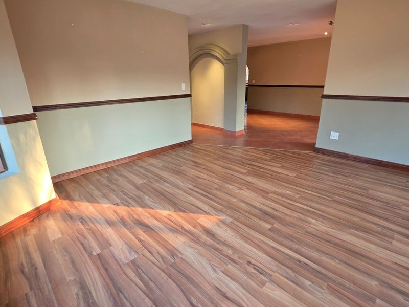 Where Space Meets Everyday Comfort Available Immediately - Photo 8