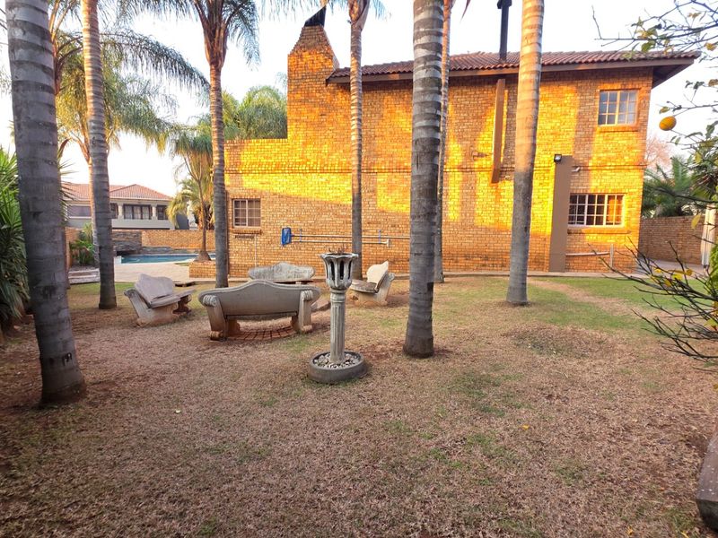 Where Space Meets Everyday Comfort Available Immediately - Photo 4