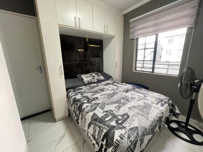 2 bedroom newly renovated unit  - Photo 9