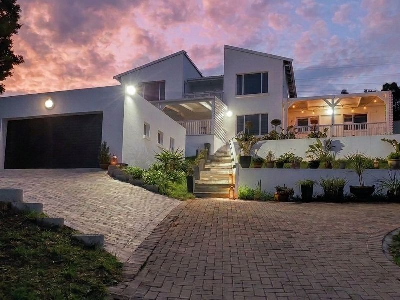 Newly renovated home in quiet area - Photo 1