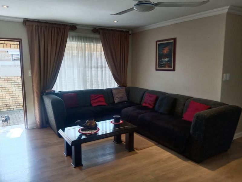 Discover Your Perfect Three-Bedroom Family Haven - Photo 2
