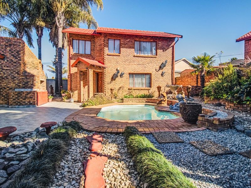 A Home Like No Other - Photo 3
