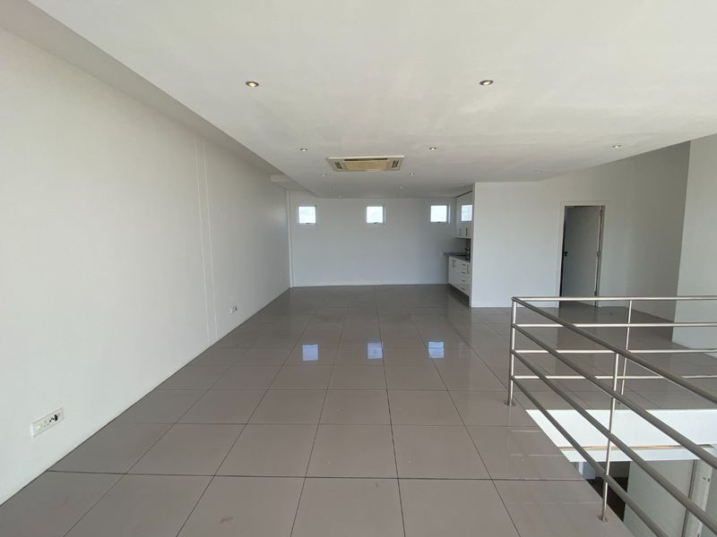 139m2 Premium Commercial Space to Let  - Photo 10